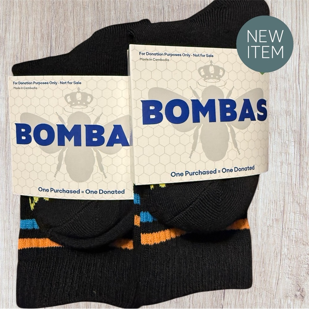 Bombas Women’s or Men’s XS 4-7 see chart Black & Blue Crew Socks 2 Pair